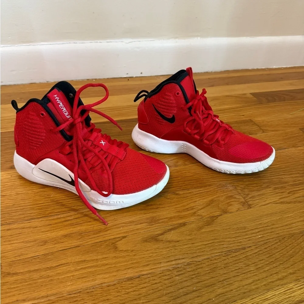 Nike Hyperdunk X University Red Basketball Shoes AR0467-600 Kids Size 3.5 EUC